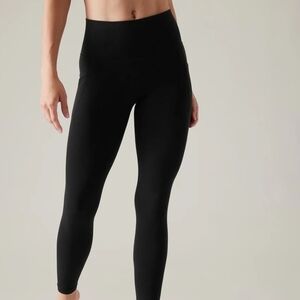 Athleta Ultimate Stash 7/8 Leggings
